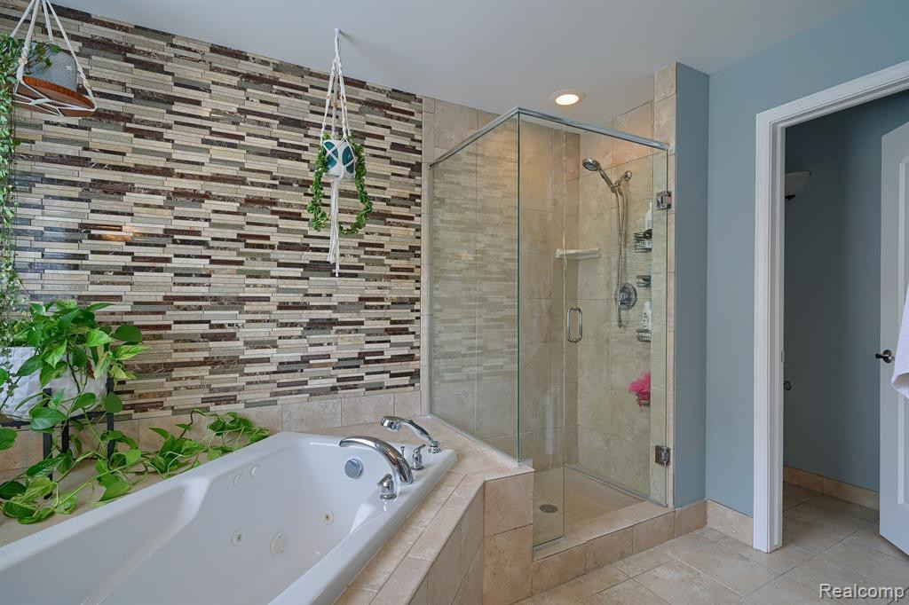 24460 WEDGEWOOD Drive, South Lyon, MI 48178 — Photo 23