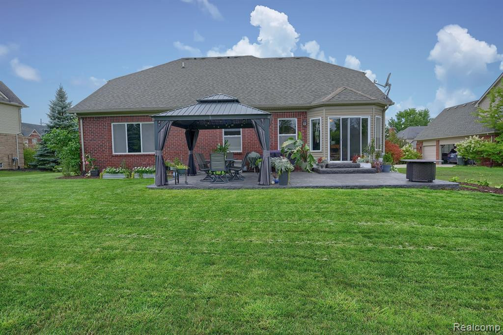24460 WEDGEWOOD Drive, South Lyon, MI 48178 — Photo 34
