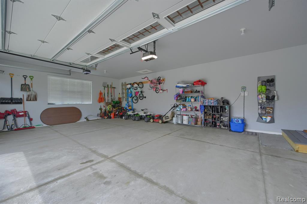 24460 WEDGEWOOD Drive, South Lyon, MI 48178 — Photo 40