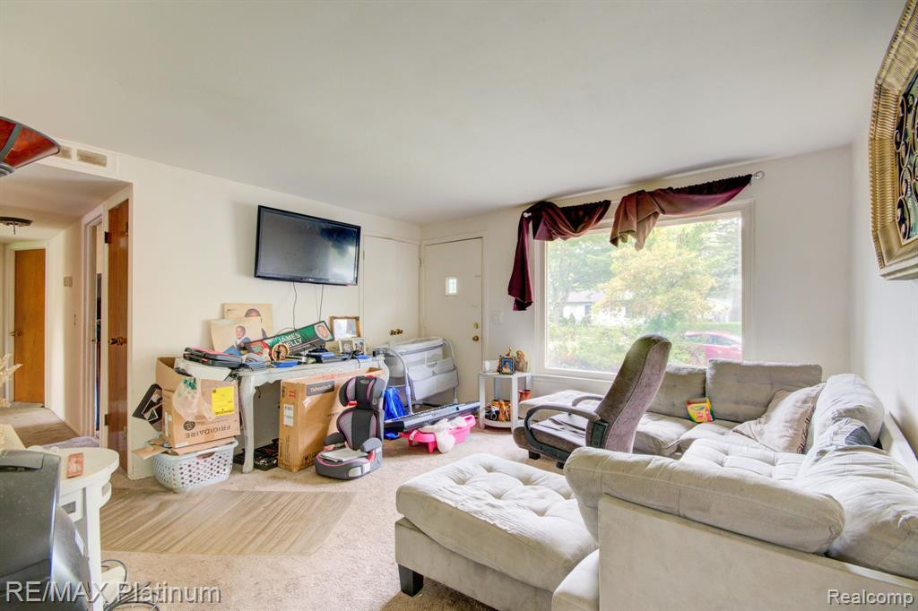 9 BLAIN Court, Ann Arbor, MI 48108 — Photo 6