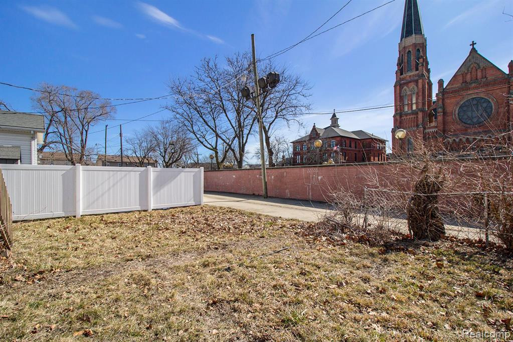 2663 SAMPSON Street, Detroit, MI 48216 — Photo 7