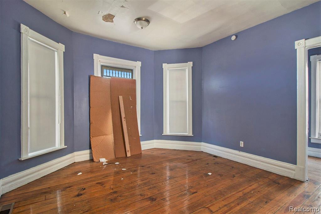 2663 SAMPSON Street, Detroit, MI 48216 — Photo 9