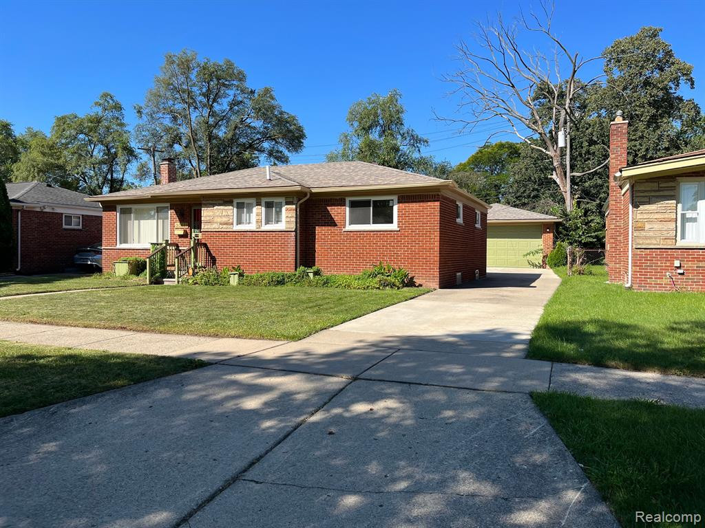23631 KENOSHA Street, Oak Park, MI 48237