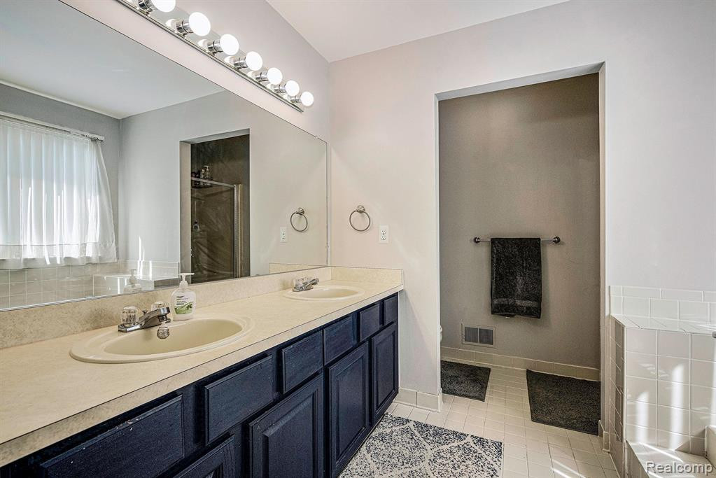 5841 Sunrise Drive, Ypsilanti, MI 48197 — Photo 20