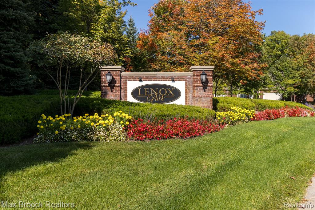 40578 LENOX PARK Drive, Novi, MI 48377 — Photo 2