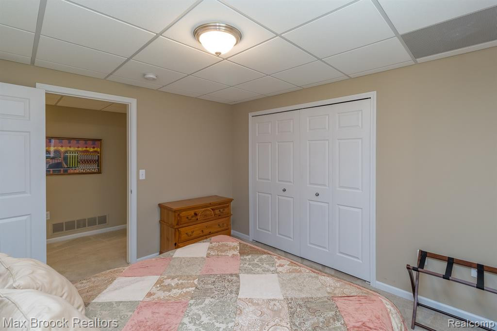 40578 LENOX PARK Drive, Novi, MI 48377 — Photo 41