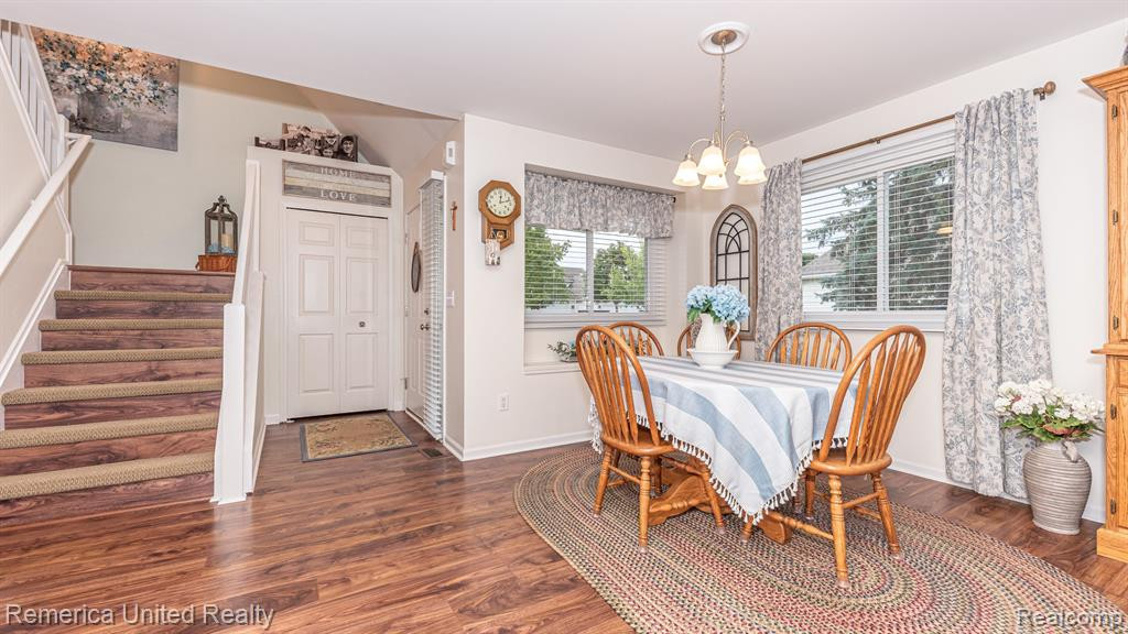 61010 EVERGREEN Court, South Lyon, MI 48178 — Photo 10