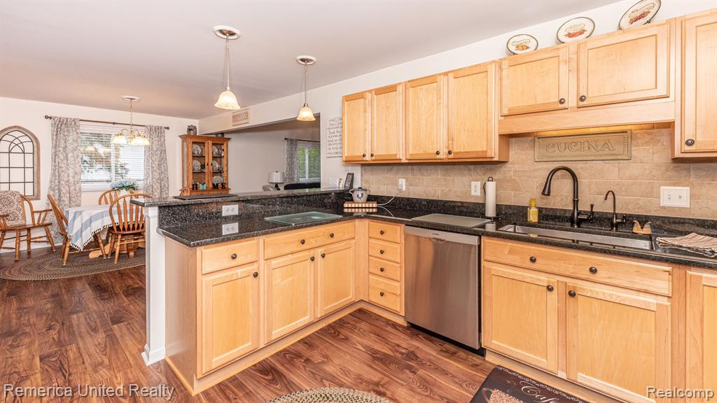 61010 EVERGREEN Court, South Lyon, MI 48178 — Photo 15