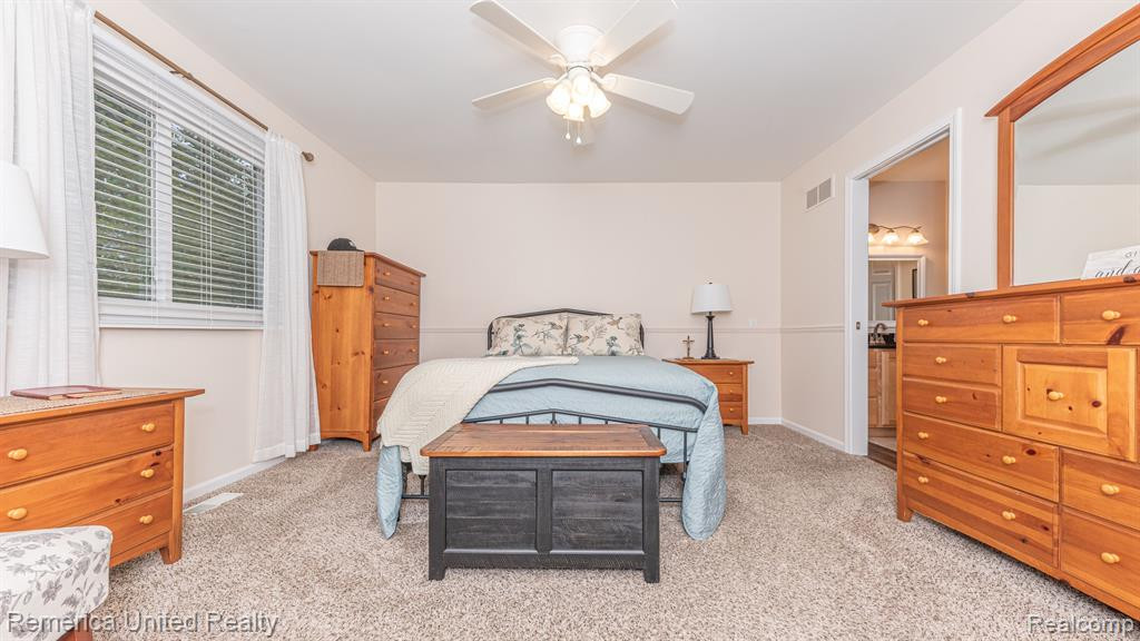 61010 EVERGREEN Court, South Lyon, MI 48178 — Photo 28
