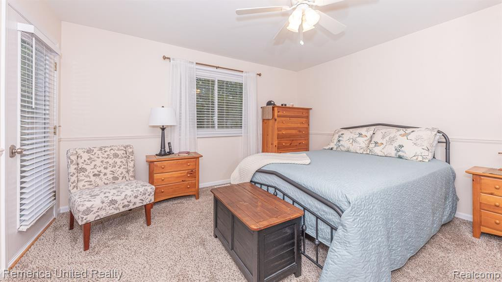 61010 EVERGREEN Court, South Lyon, MI 48178 — Photo 30
