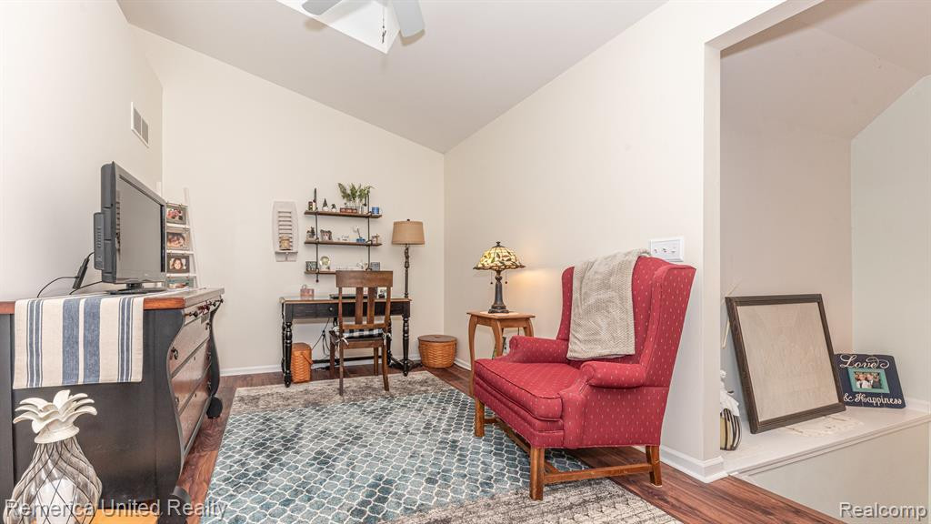 61010 EVERGREEN Court, South Lyon, MI 48178 — Photo 38