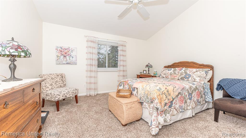 61010 EVERGREEN Court, South Lyon, MI 48178 — Photo 44