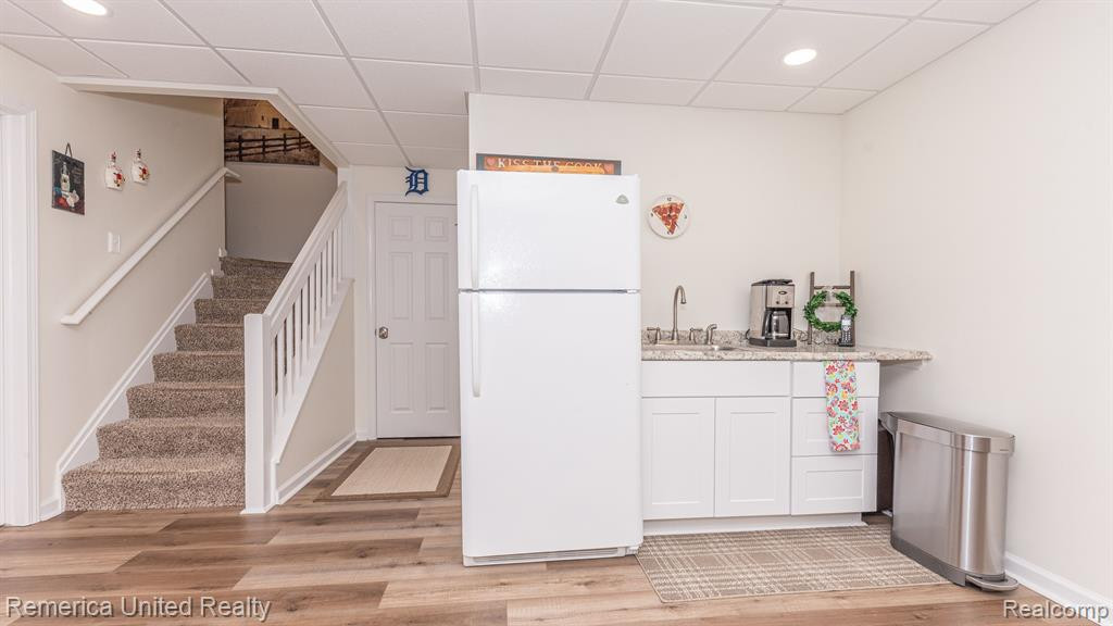 61010 EVERGREEN Court, South Lyon, MI 48178 — Photo 49