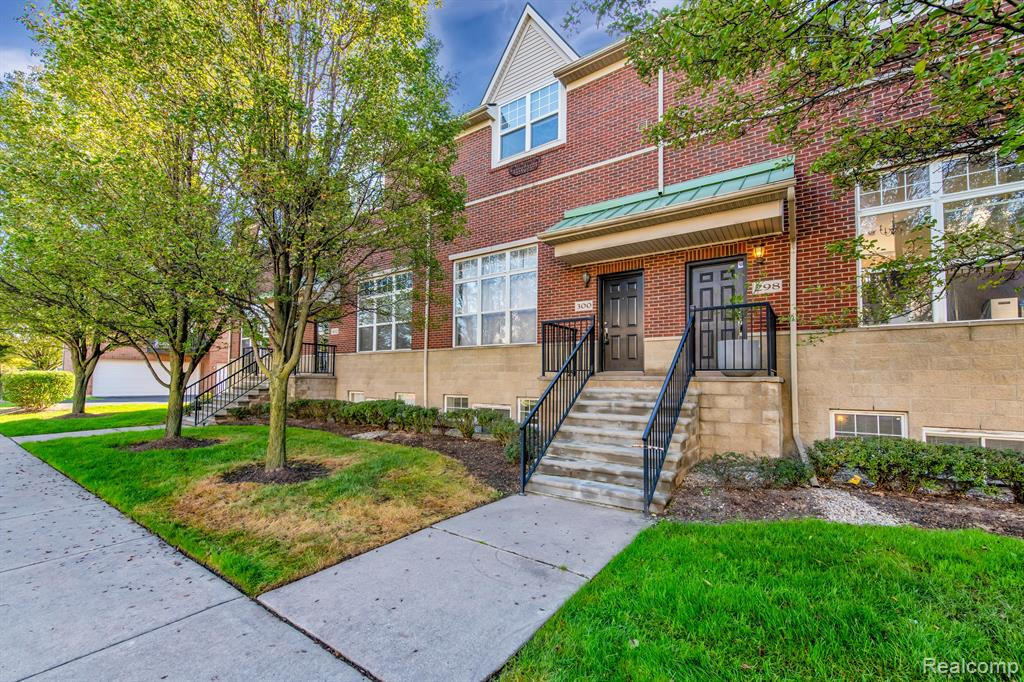 300 E Palmer St #27, Detroit, MI 48202 — front exterior