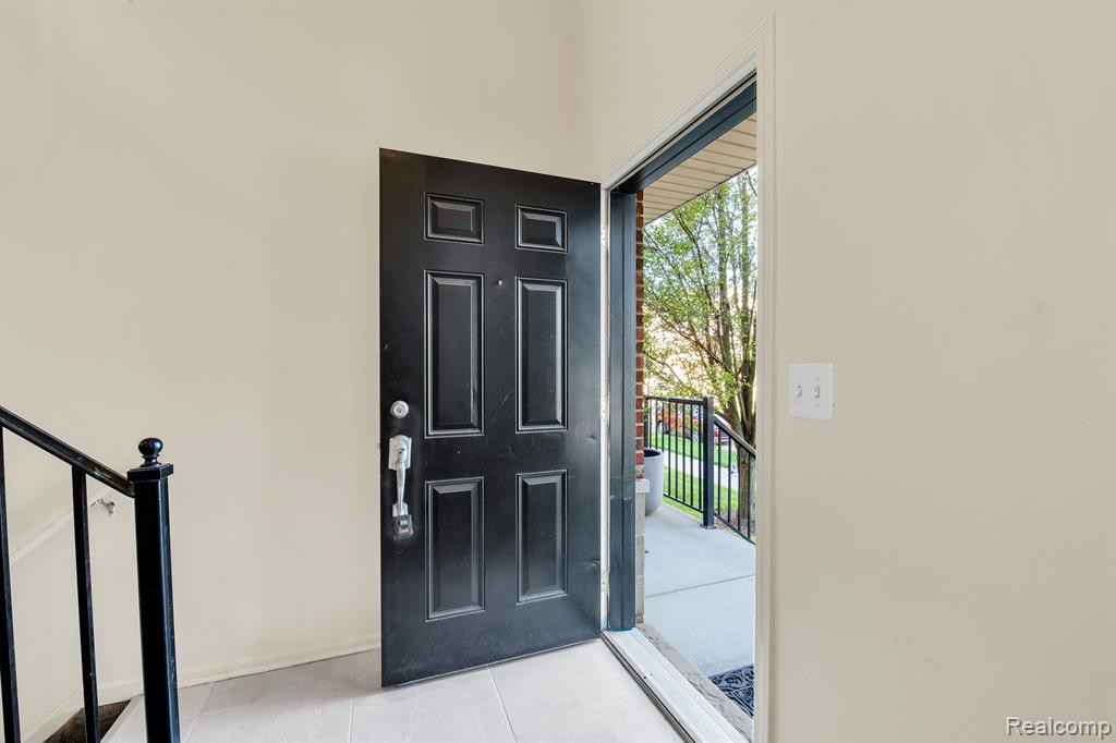 300 E Palmer St #27, Detroit, MI 48202 — Photo 5