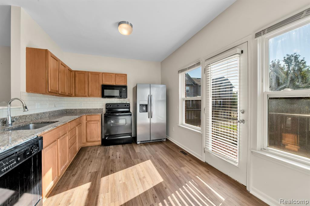 300 E Palmer St #27, Detroit, MI 48202 — Photo 9