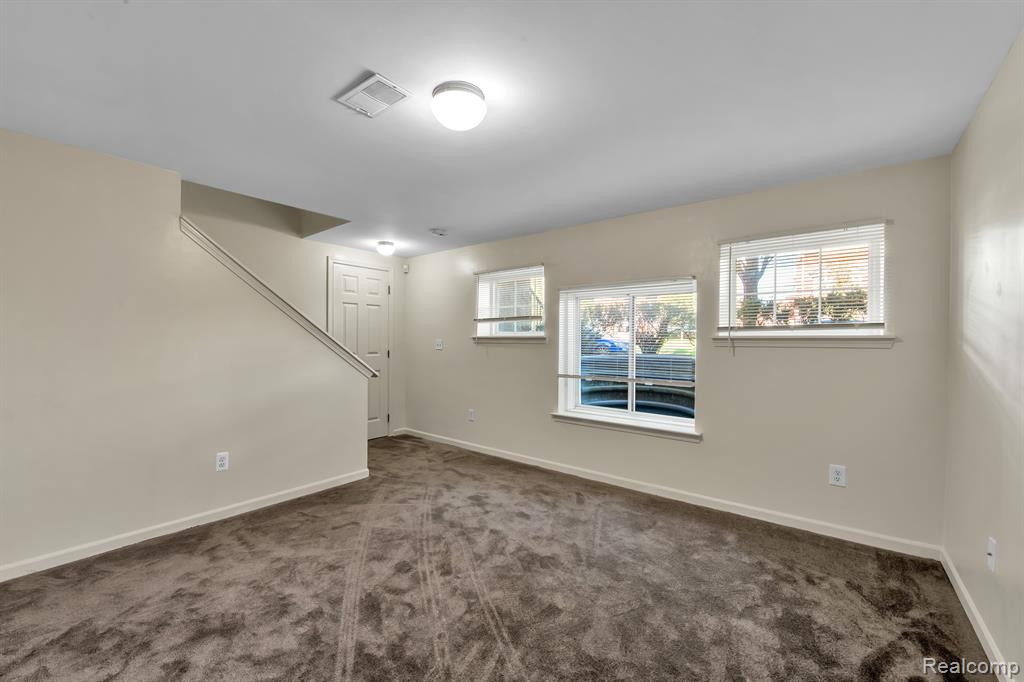 300 E Palmer St #27, Detroit, MI 48202 — Photo 19