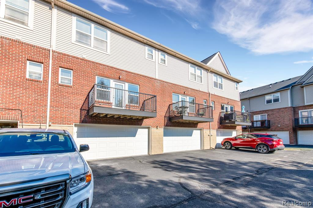 300 E Palmer St #27, Detroit, MI 48202 — Photo 26