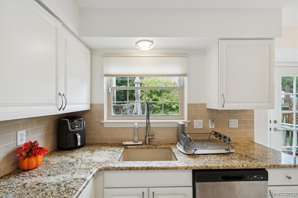 2194 Lone Wolf Lane, Canton, MI 48188 — Photo 19