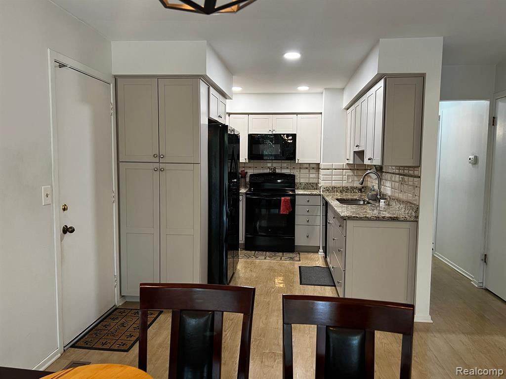 1626 S Hill Circle Circle, Bloomfield, MI 48304 — Photo 9