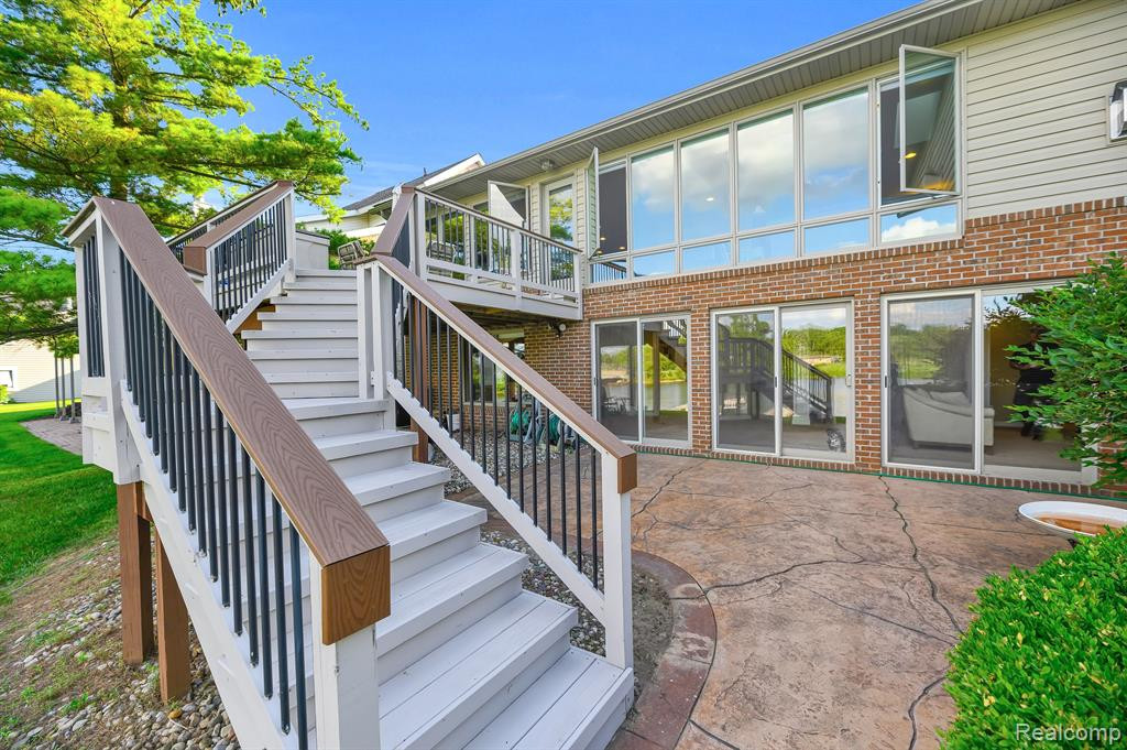 8200 PINE RANCH Drive, Brighton, MI 48114 — Photo 5