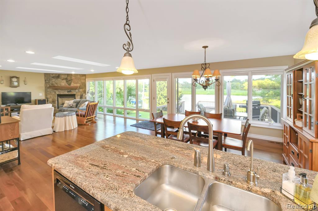 8200 PINE RANCH Drive, Brighton, MI 48114 — Photo 16