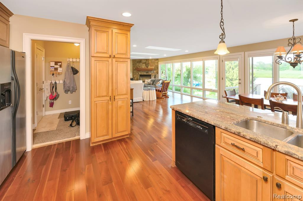 8200 PINE RANCH Drive, Brighton, MI 48114 — Photo 17