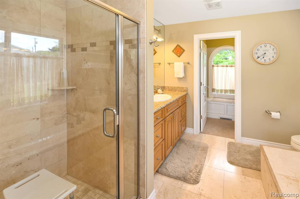 8200 PINE RANCH Drive, Brighton, MI 48114 — Photo 23