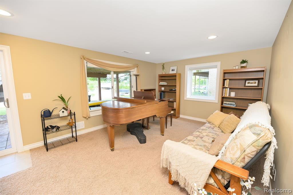 8200 PINE RANCH Drive, Brighton, MI 48114 — Photo 38