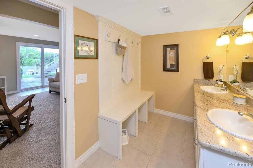 8200 PINE RANCH Drive, Brighton, MI 48114 — Photo 39