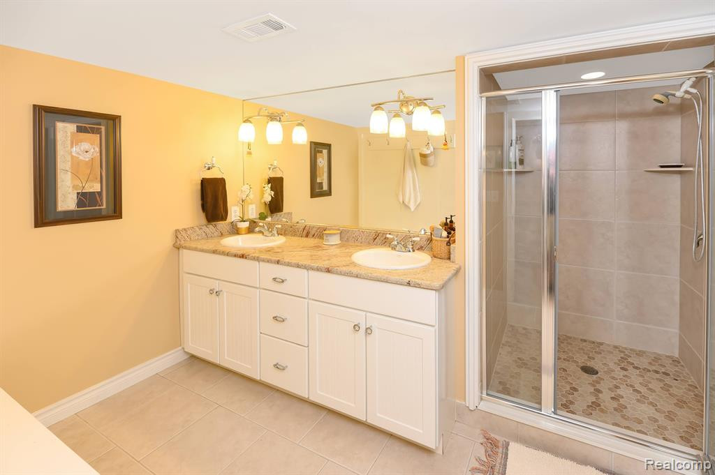 8200 PINE RANCH Drive, Brighton, MI 48114 — Photo 40