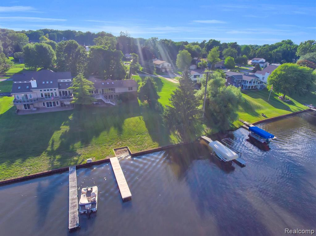 8200 PINE RANCH Drive, Brighton, MI 48114 — Photo 49