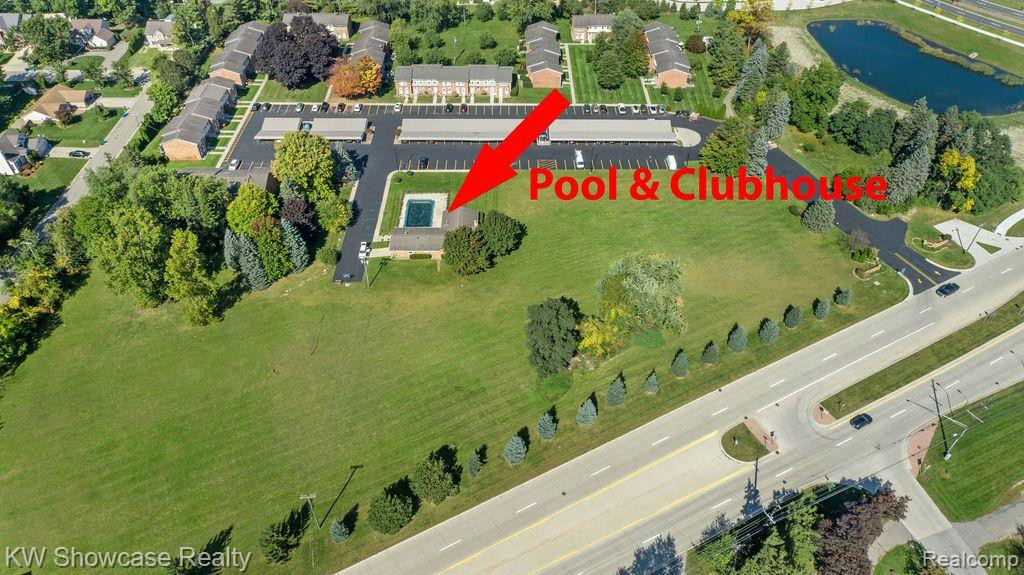 2651 KINGSTOWNE Drive, Walled Lake, MI 48390 — Photo 9