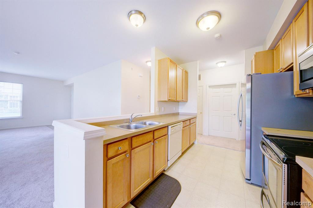 1921 Pinecroft Drive, Canton, MI 48188 — Photo 10