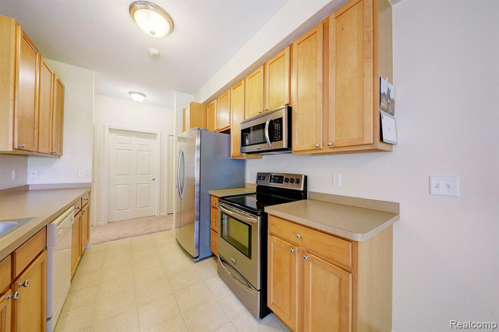 1921 Pinecroft Drive, Canton, MI 48188 — Photo 11
