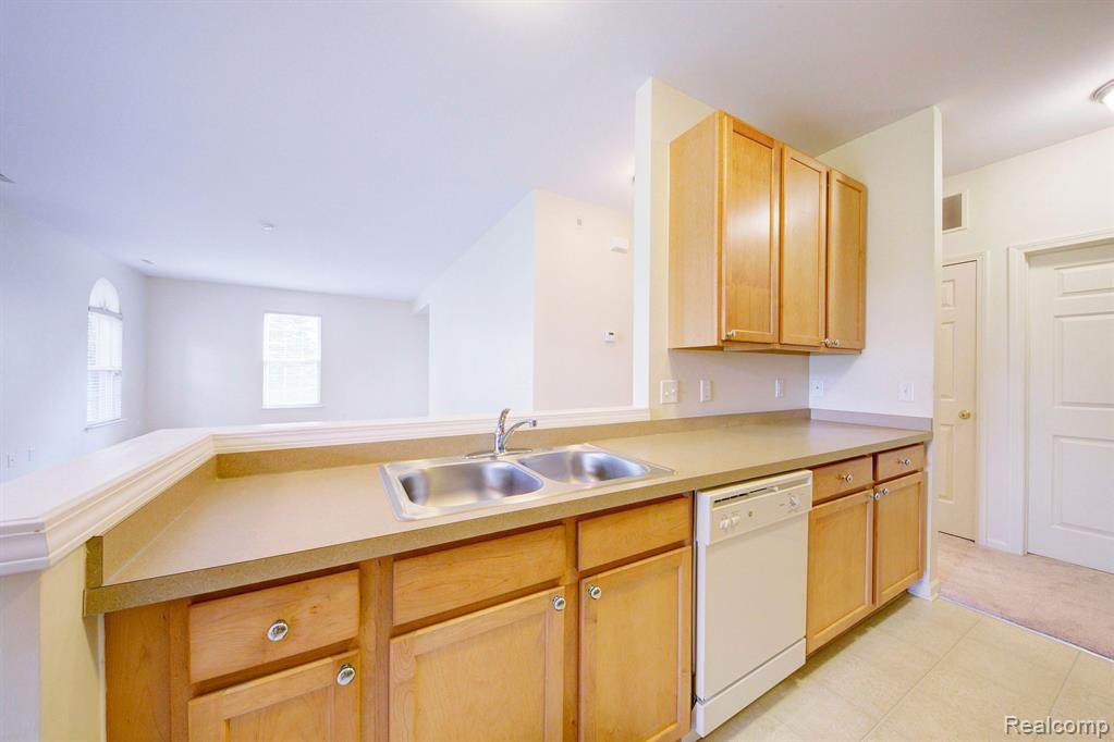 1921 Pinecroft Drive, Canton, MI 48188 — Photo 12