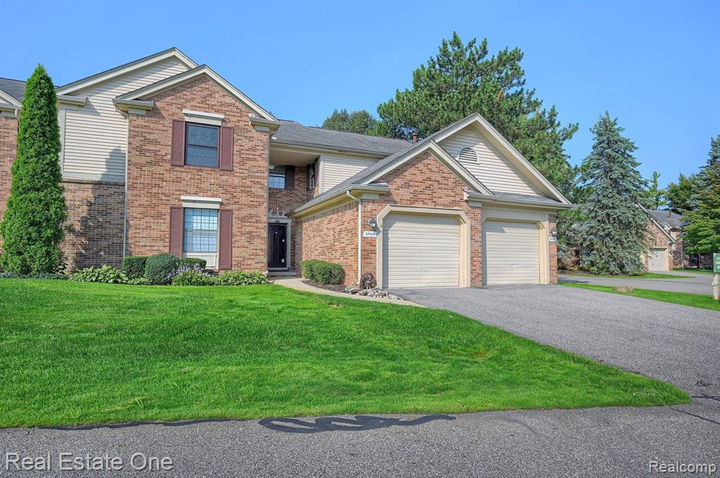 37029 Ridgedale Court, 88, Farmington Hills, MI 48331 — front exterior