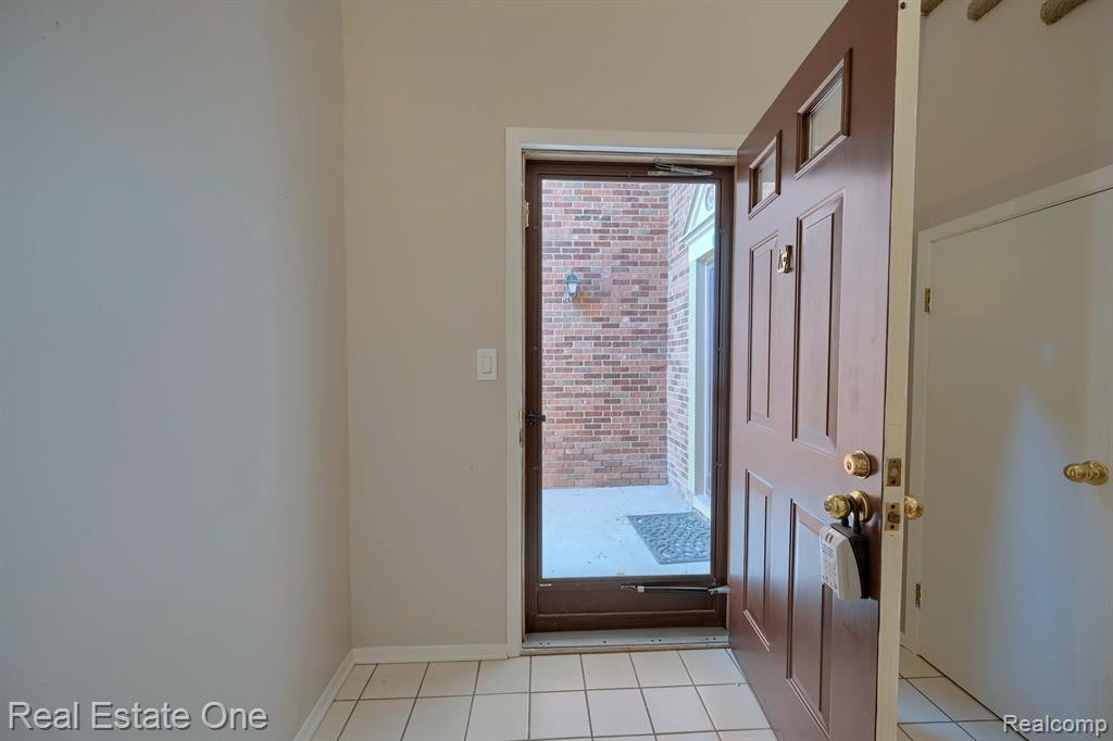 37029 Ridgedale Court, 88, Farmington Hills, MI 48331 — Photo 4