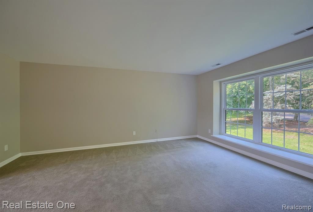 37029 Ridgedale Court, 88, Farmington Hills, MI 48331 — Photo 8