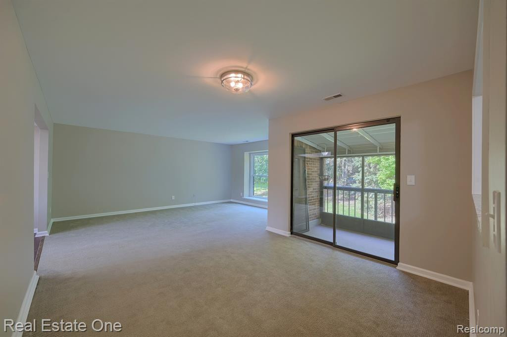 37029 Ridgedale Court, 88, Farmington Hills, MI 48331 — Photo 10