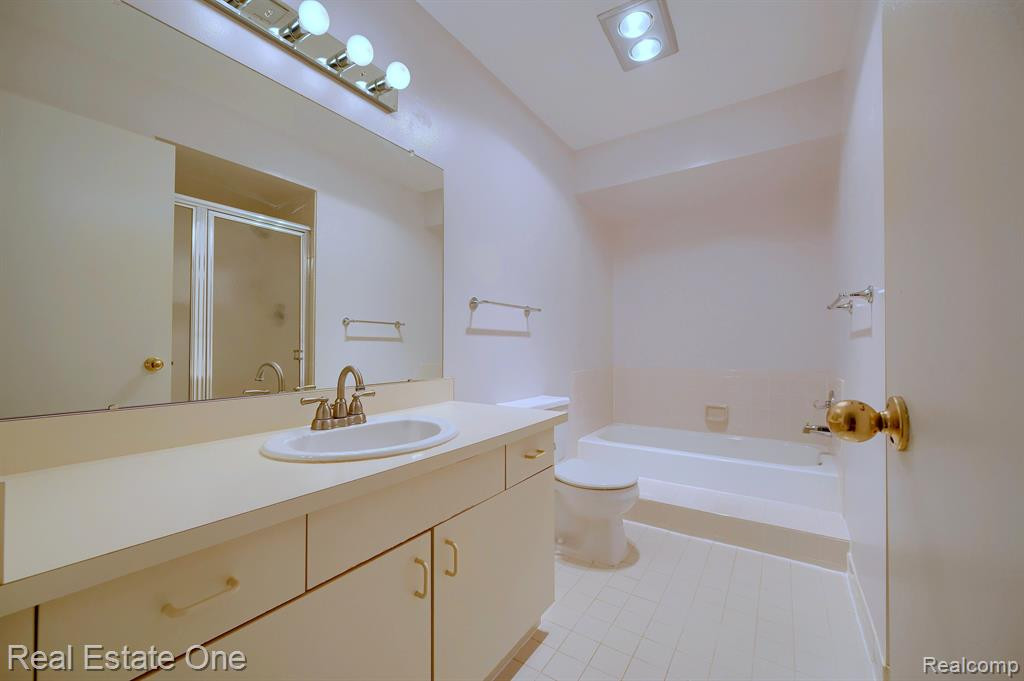 37029 Ridgedale Court, 88, Farmington Hills, MI 48331 — Photo 21