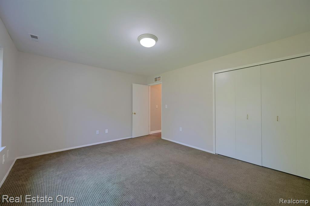 37029 Ridgedale Court, 88, Farmington Hills, MI 48331 — Photo 24