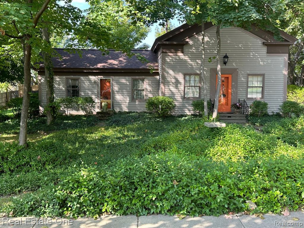 54 BUFFALO Street, Clarkston, MI — front exterior