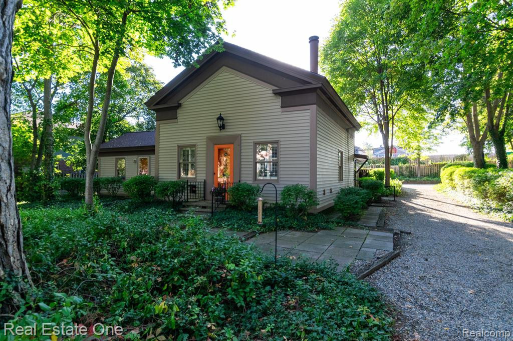 54 BUFFALO Street, Clarkston, MI — Photo 2