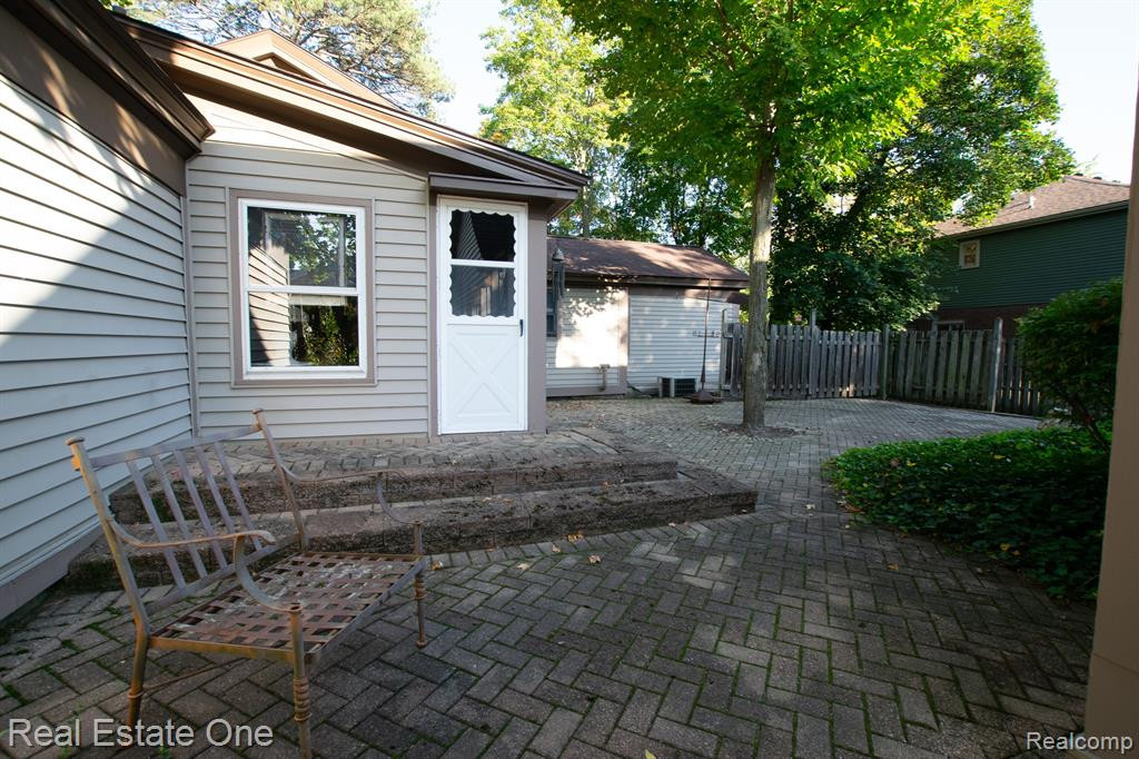 54 BUFFALO Street, Clarkston, MI — Photo 7