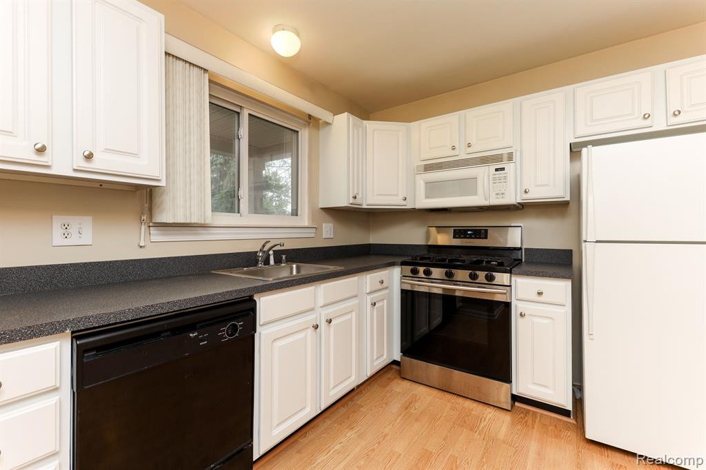 1916 JAN Circle, Canton, MI 48187 — Photo 9