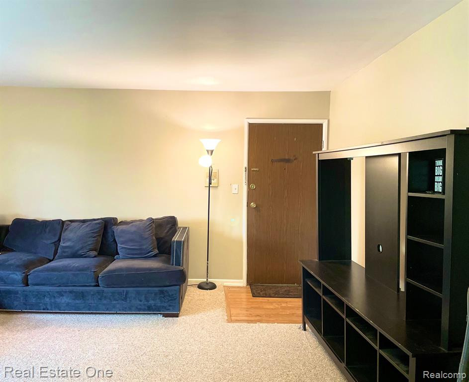 1824 COLONIAL VILLAGE Way, 3, Waterford, MI 48328 — Photo 6