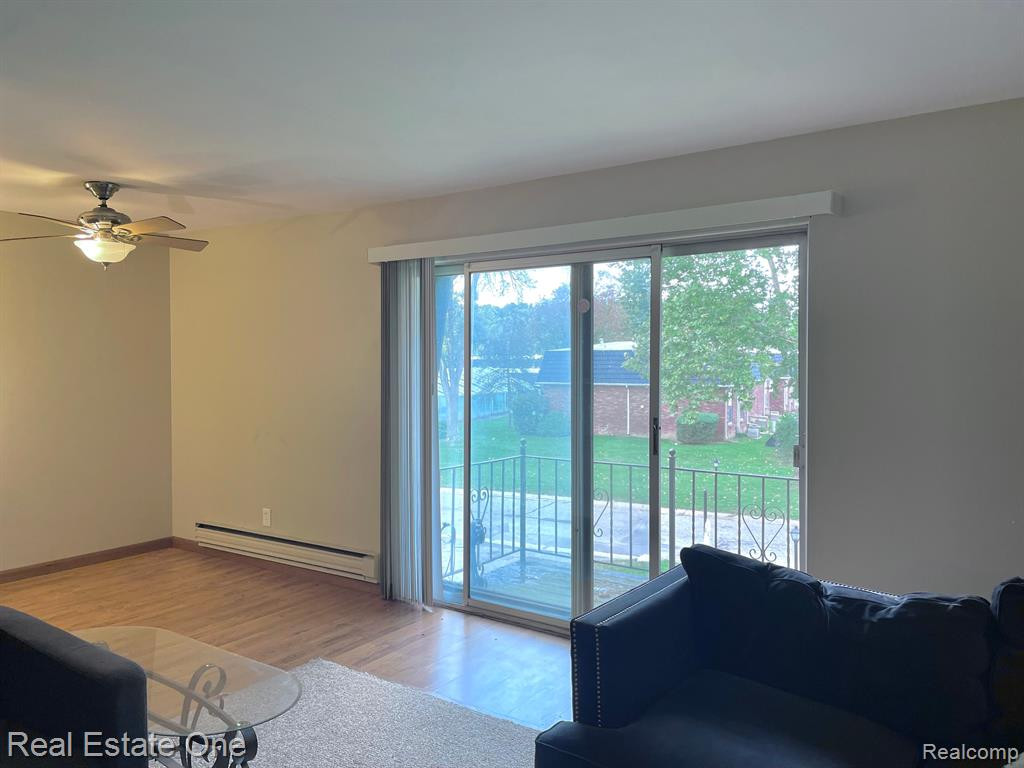 1824 COLONIAL VILLAGE Way, 3, Waterford, MI 48328 — Photo 7