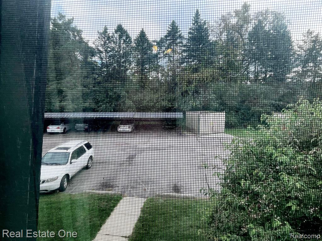 1824 COLONIAL VILLAGE Way, 3, Waterford, MI 48328 — Photo 27
