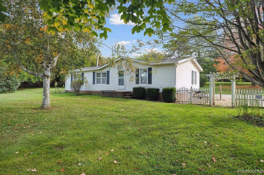 3418 N BLACKS CORNERS Road, Imlay City, MI 48444 — front exterior